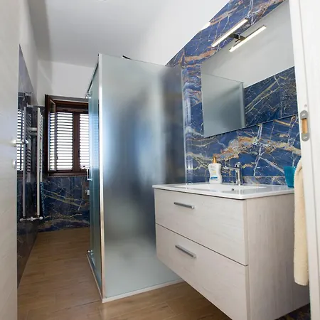 Incantevole Vicolo 3*