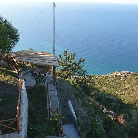 Incantevole Vicolo Piraino