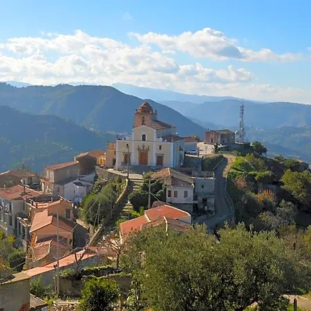 Incantevole Vicolo Bed & Breakfast Piraino
